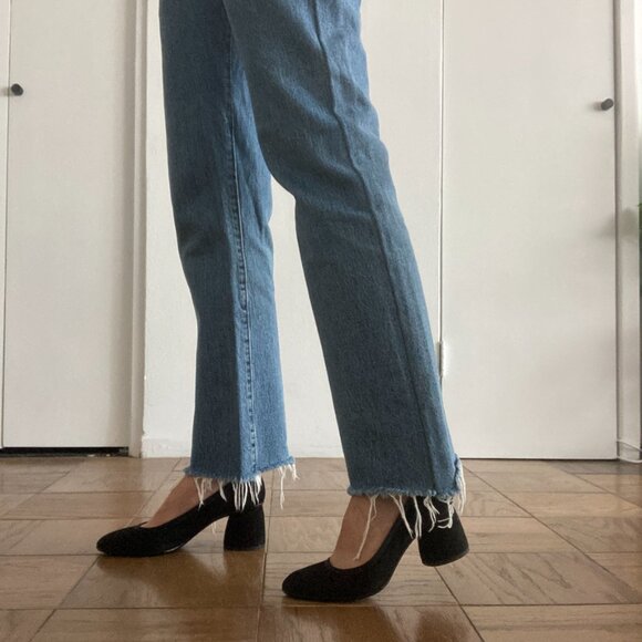 Perfect black suede pumps with mod heel - Picture 4 of 4